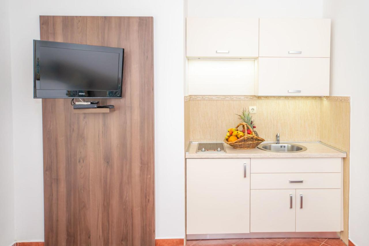 Guest House Medin Petrovac Екстер'єр фото