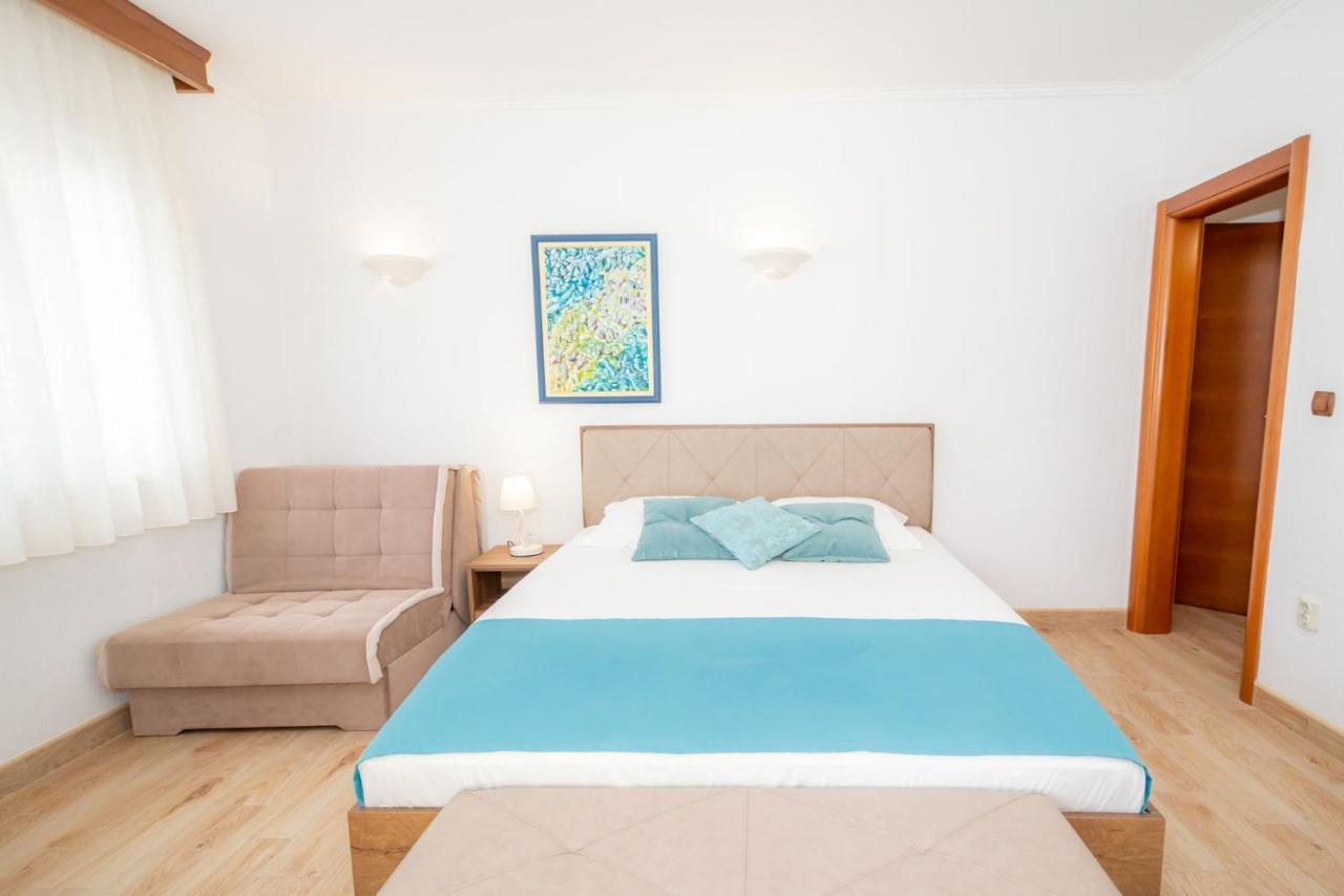 Guest House Medin Petrovac Екстер'єр фото