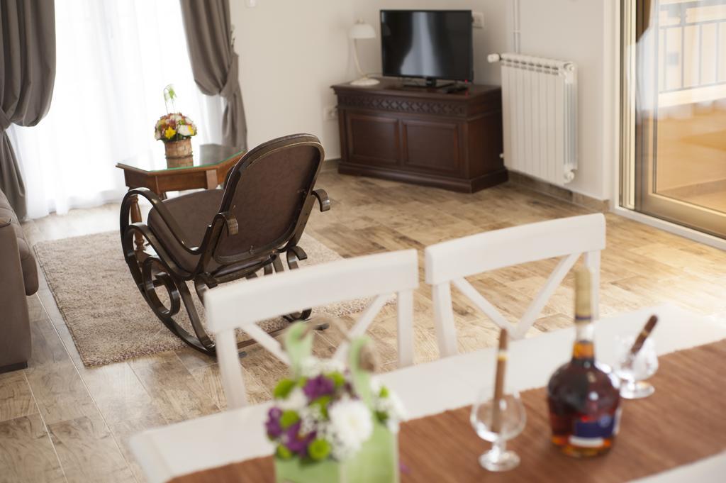 Guest House Medin Petrovac Екстер'єр фото